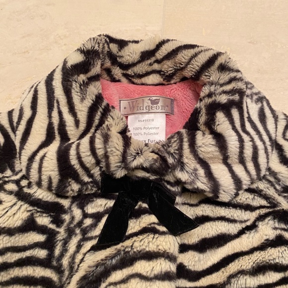 Widgeon Girls Zebra Faux Fur Coat w Hot Pink Faux Fur Lining w Black Bows/ 3T - Picture 4 of 8